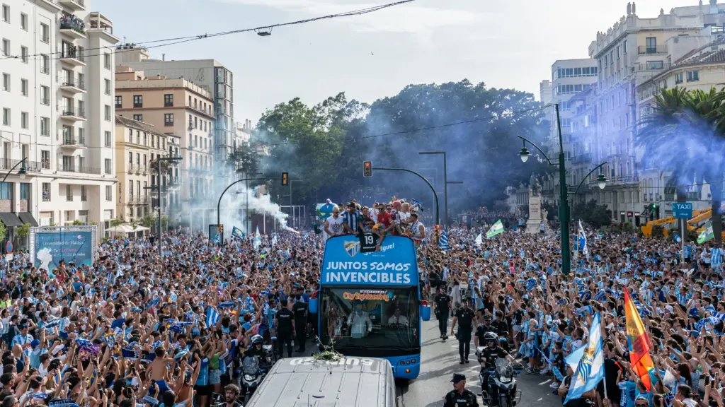 28. luismi aficion autobus rua ascenso celebracion