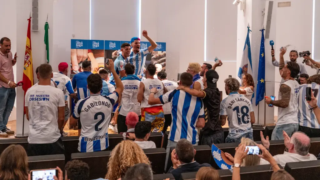 38 diputacion malaga cf celerbacion ascenso chupe montero