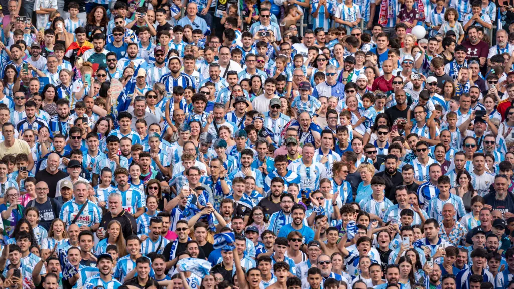 48. aficion malaga CF ascenso celebracion