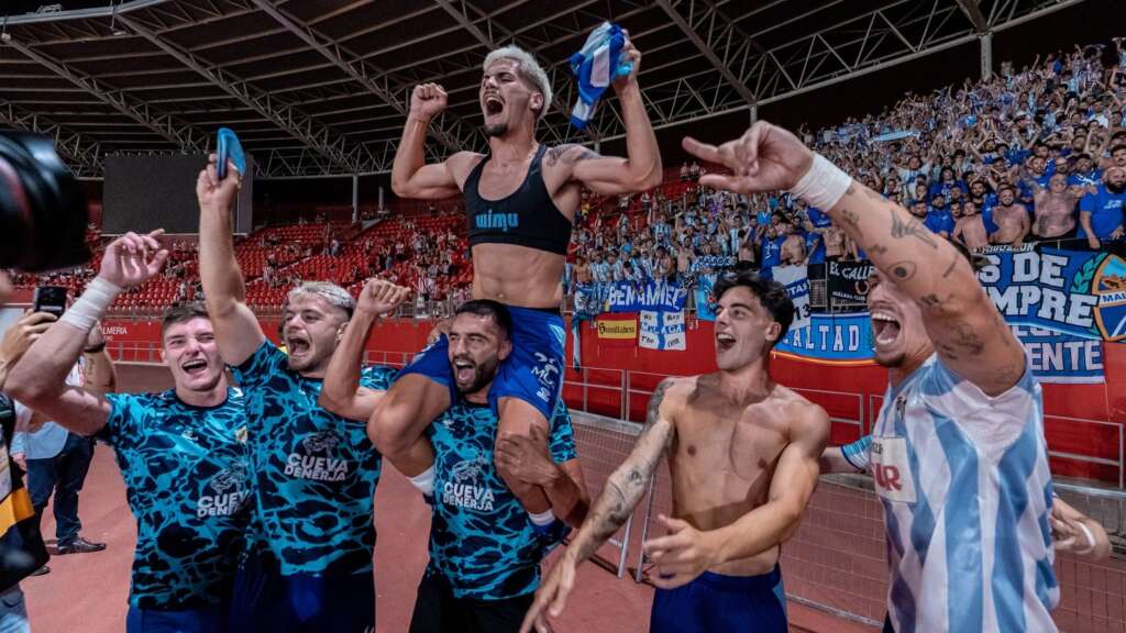 52 - CELEBRACIÓN DE LOS JUGADORES DEL MÁLAGA CF DEL ASCENSO