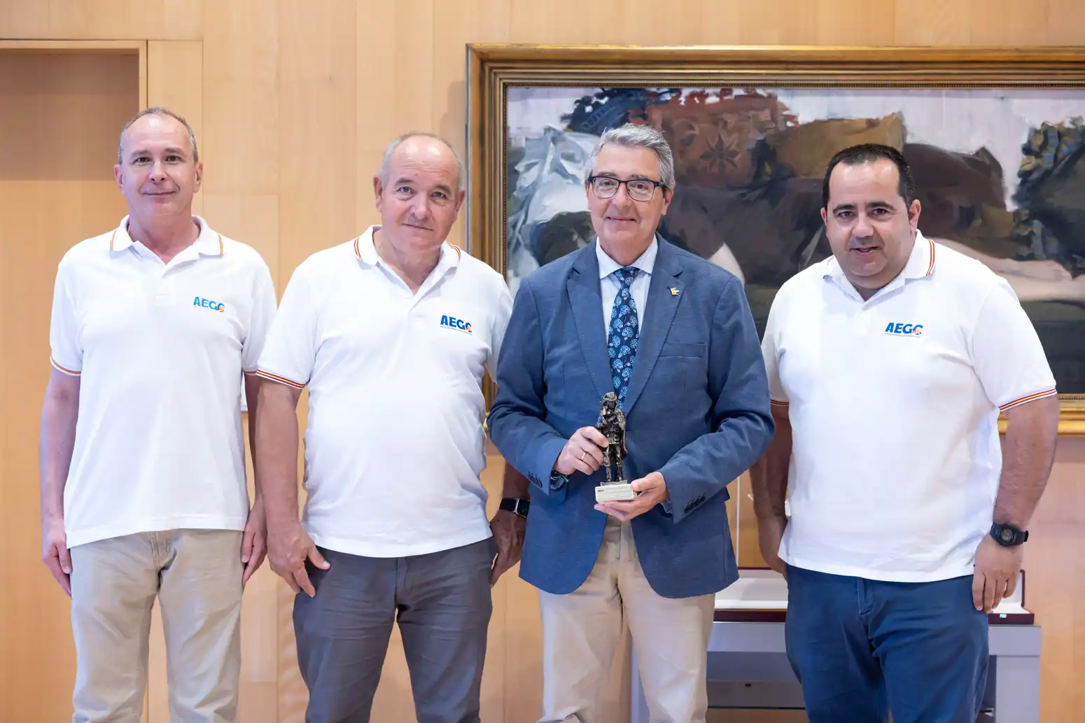 Salado apoya a la Asociación Española de Guardias Civiles en su demanda para que el litoral andaluz sea declarado ‘zona de especial singularidad’ 2 53 - GUARDIAS CIVILES DIPUTACIÓN
