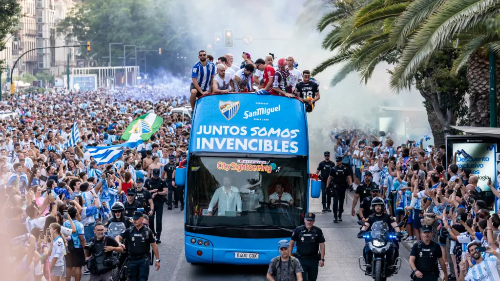 60. Autobus Aficion celebracion ascenso primera division