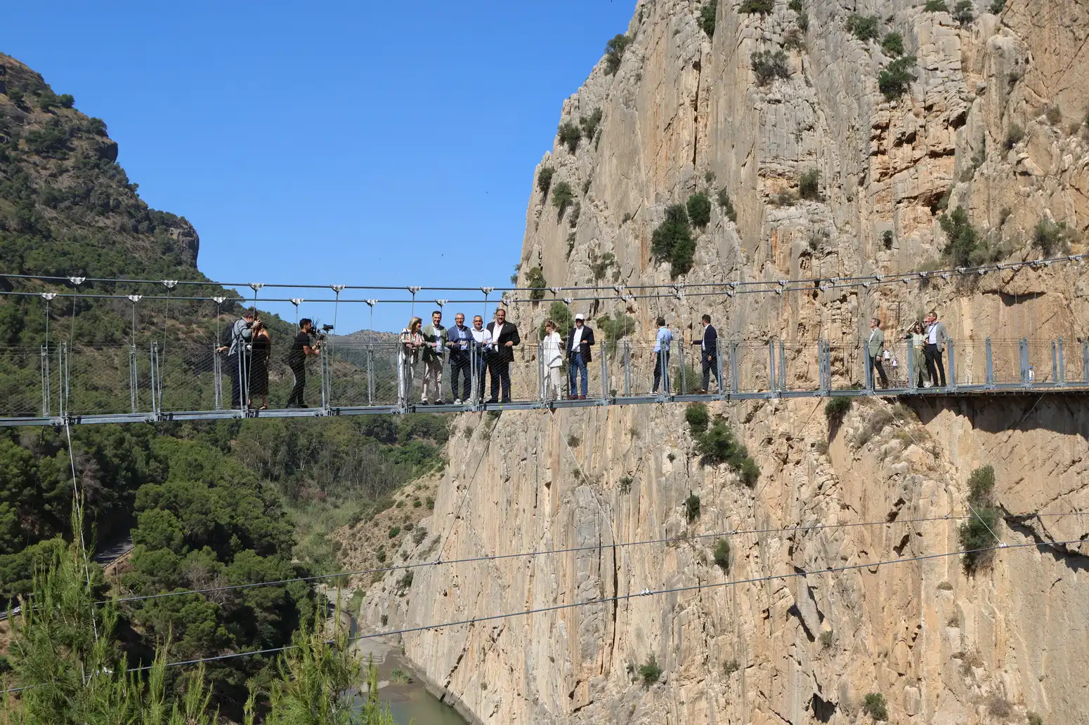El Caminito del Rey incrementa su espectacularidad con el nuevo puente colgante de 110 metros, el más largo de España 10 67 PUENTE COLGANTE CAMINITO DEL REY