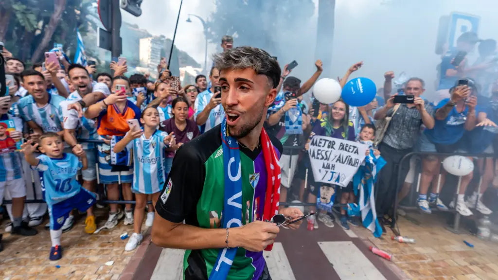 77. larrubia llegada al ayuntamiento ascenso celebracion