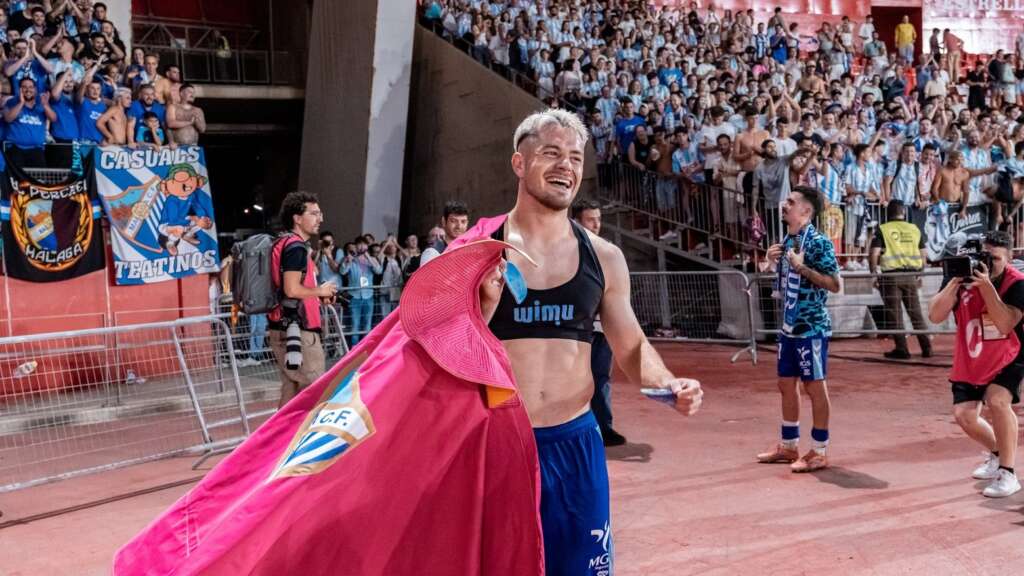 79 - DANI LORENZO CON EL CAPOTE