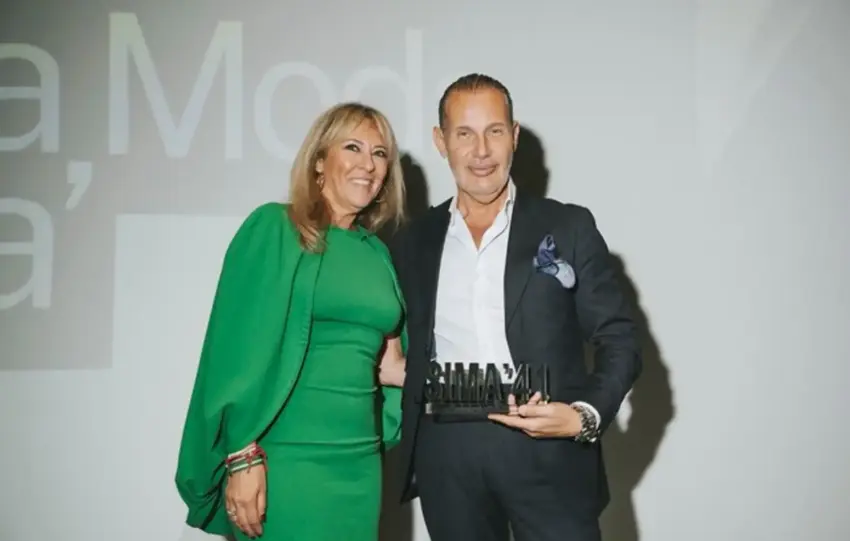 80 - RAFAEL URQUIZAR PREMIO MODA