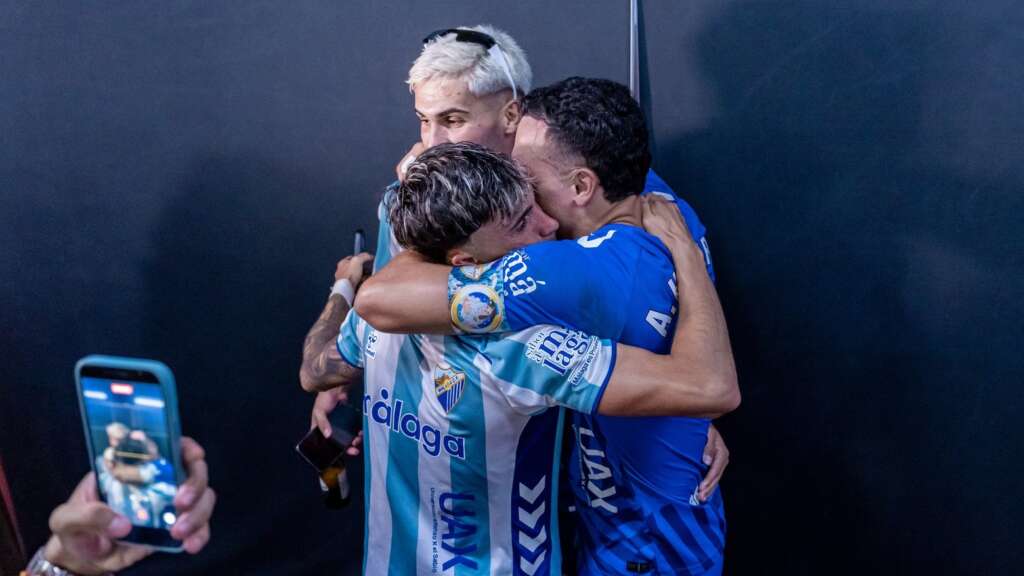 87 - LARRUBIA CHUPE Y ALFONSO HERRERO CELEBRAN EL ASCENSO