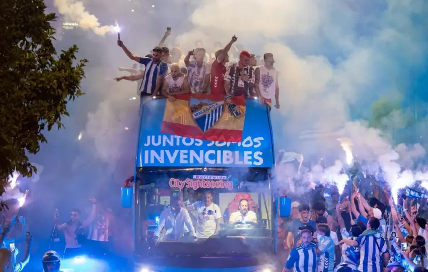 ASI TE HEMOS CONTADO LA FIESTA DEL MÁLAGA CF POR EL ASCENSO A PRIMERA