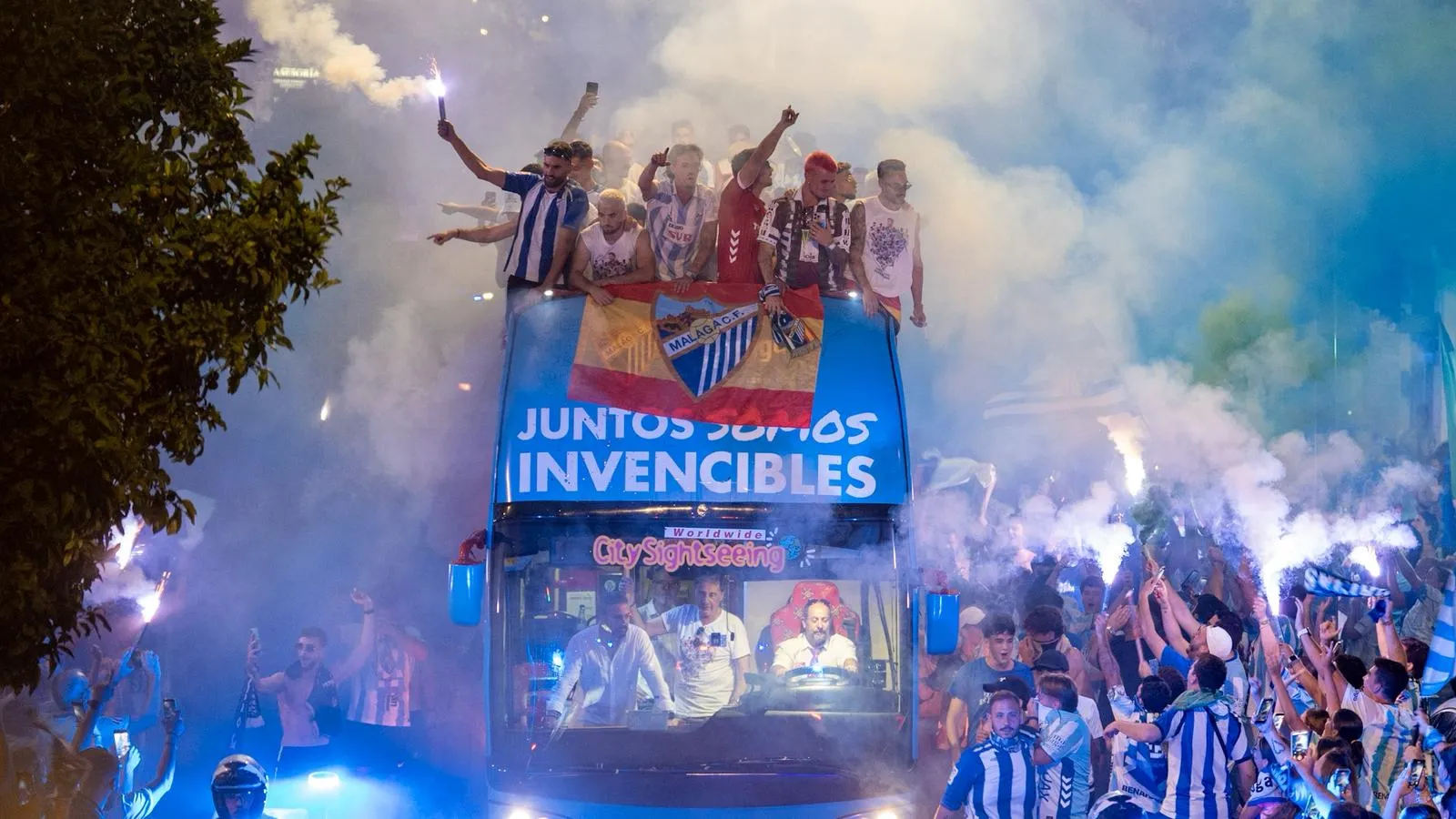 ASI TE HEMOS CONTADO LA FIESTA DEL MÁLAGA CF POR EL ASCENSO A PRIMERA