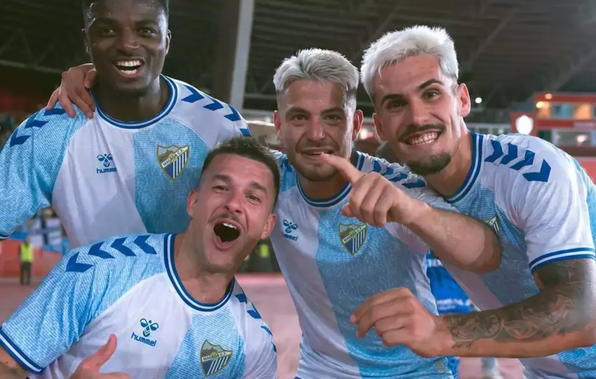 EL MÁLAGA CF PONE A LA VENTA LA CAMISETA ESPECIAL DE LOS ABONADOS