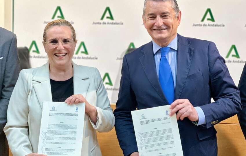 Firma acuerdo Centro Urgencias 24 Horas 1