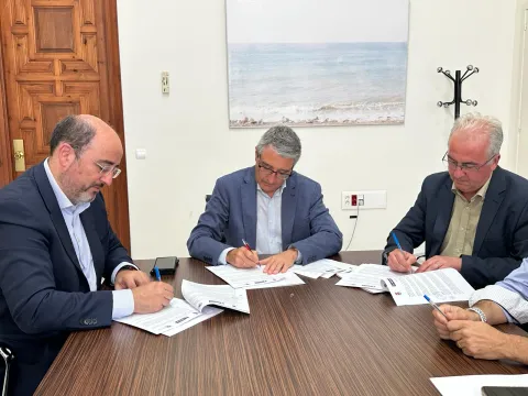 Foto Firma Convenio.jpeg