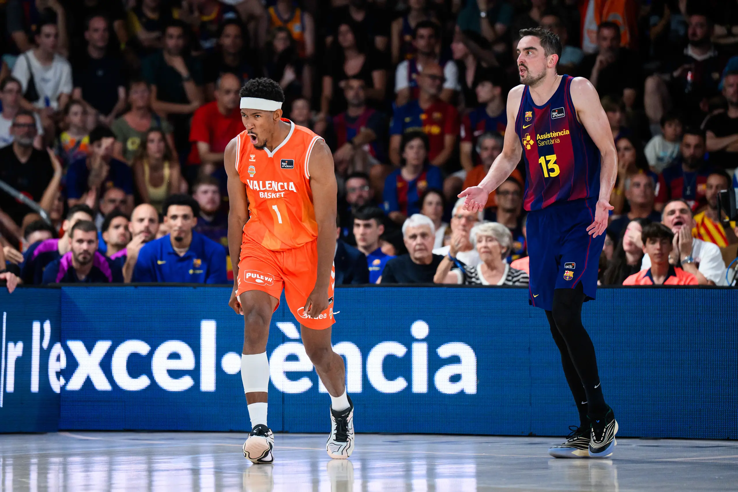 KAM TAYLOR CELEBRA UNA ACCIÓN EN EL PALAU CONTRA EL BARÇA