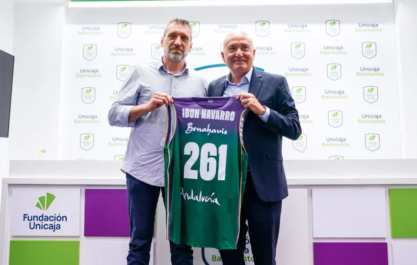 LOPEZ NIETO E IBON NAVARRO CON LA CAMISETA DE LOS 261 PARTIDOS DE IBON