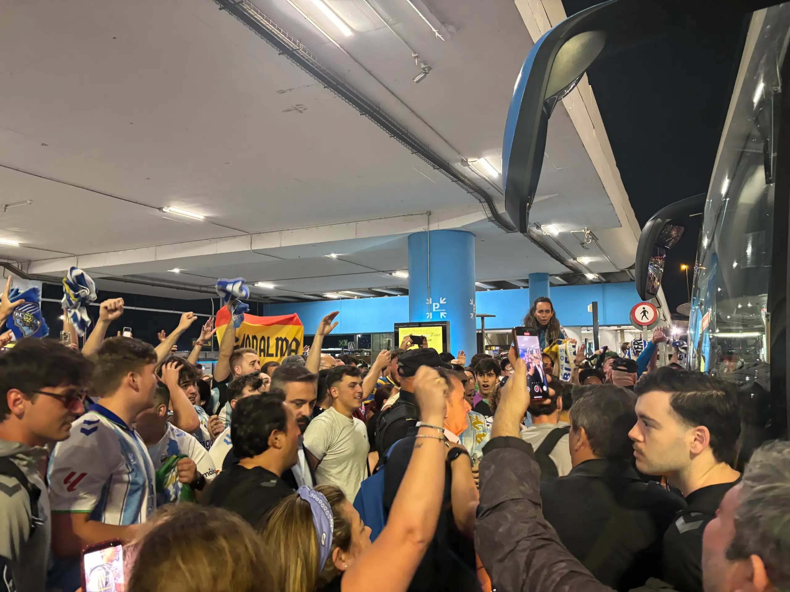 Radio Marca 7 ¡Así ha sido el recibimiento al Málaga CF en el aeropuerto!