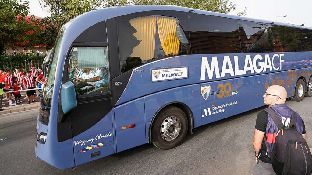 Una temporada de Netflix: así ha sido el ascenso a Primera del Funes Buque 16 autobus malaga cf apedreado almeria
