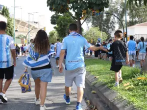 GALERÍA | El último aliento de la afición del Málaga CF antes de ir a Almería 8 familia malaguismo despedida malaga almeria 13 11zon