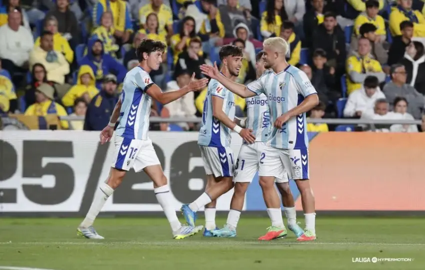 CRÓNICA Málaga CF | Tacón de Dios para ganar en Las Palmas y encarrilar la semifinal