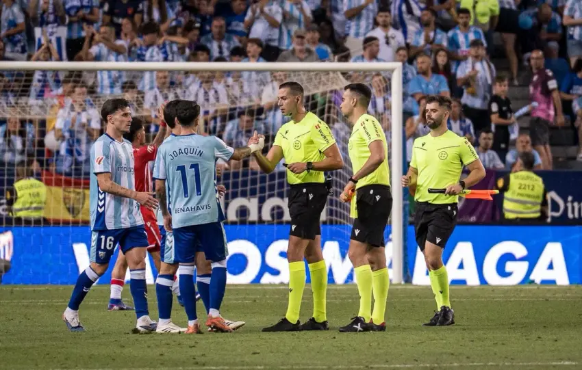 CRÓNICA Málaga CF | Empate a nada que deja todo abierto para la vuelta