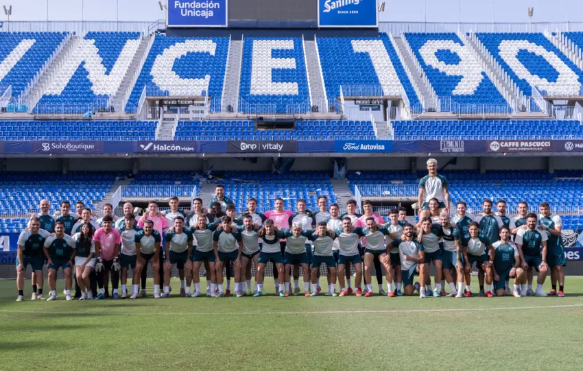 El Málaga CF hace piña en el último entreno de la temporada