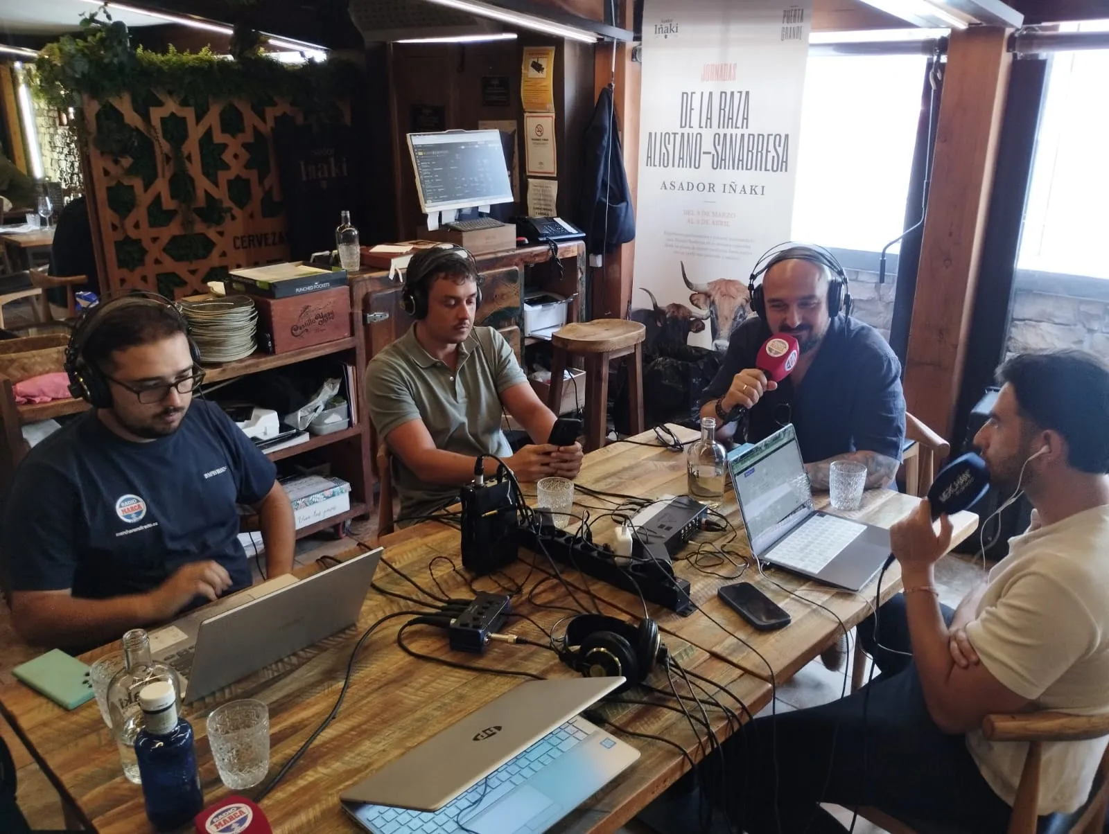 Asador Iñaki protagoniza la 'Tertulia del Mundial' previa al España VS Bélgica de cuartos de final 5 13 - ASADOR IÑAKI TERTULIA ESPAÑA VS BELGICA