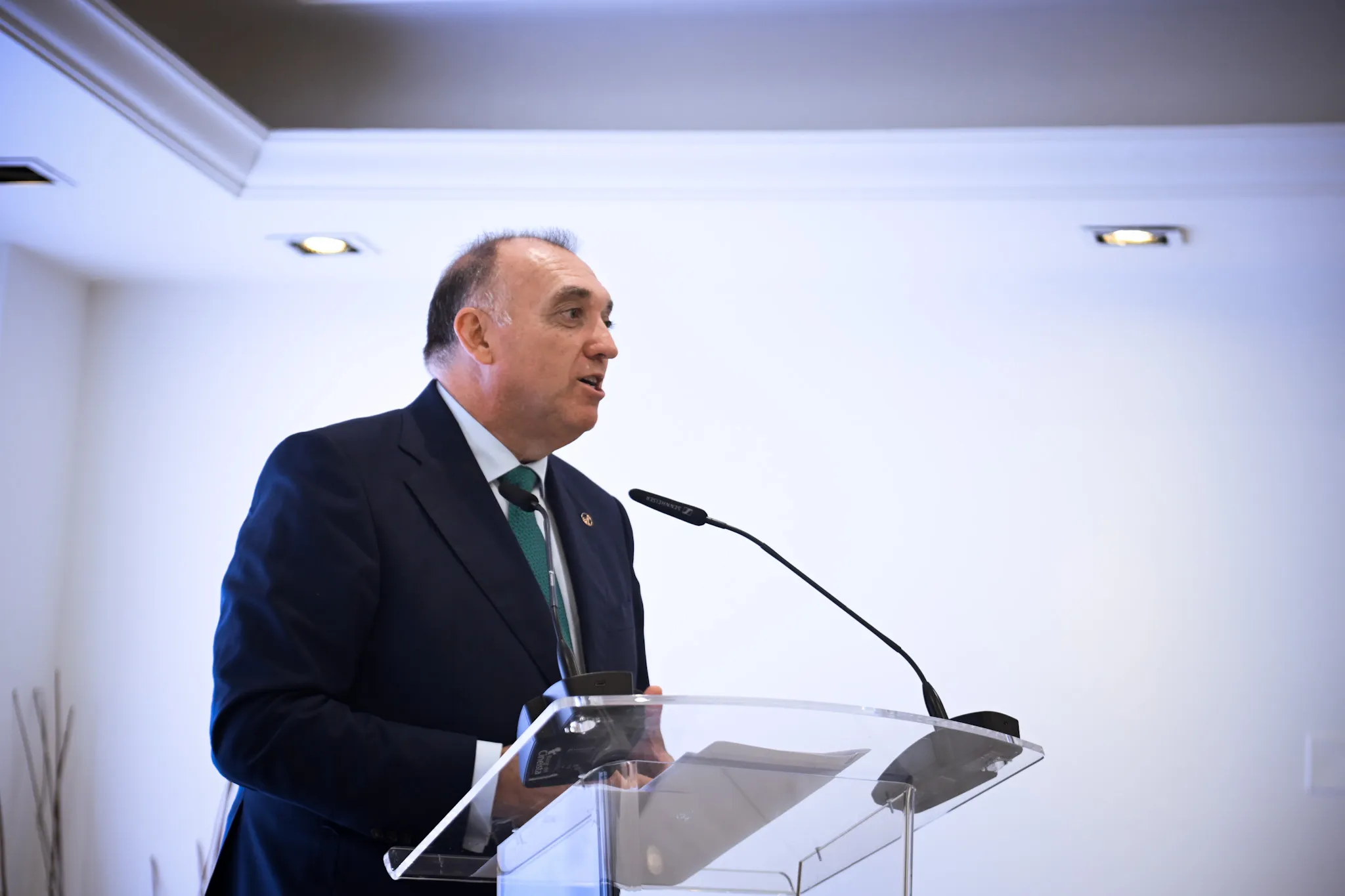 2 - HOMENAJE ARTURO BERNAL