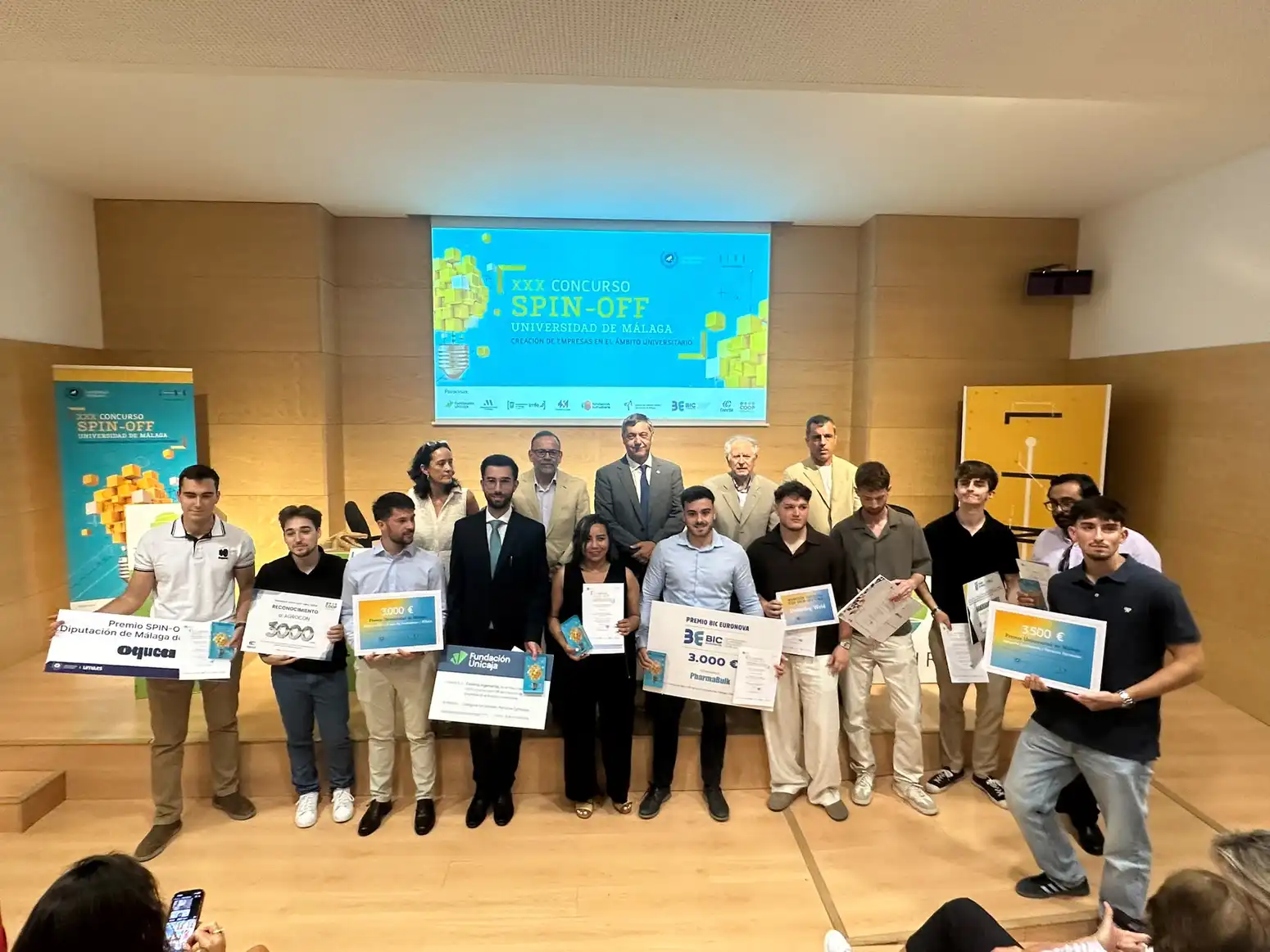 La Diputación de Málaga otorga a la plataforma digital de buceo Oquea su premio Spin-off, dotado con 3.000 euros 4 3 - SPIN OFF DIPUTACIÓN