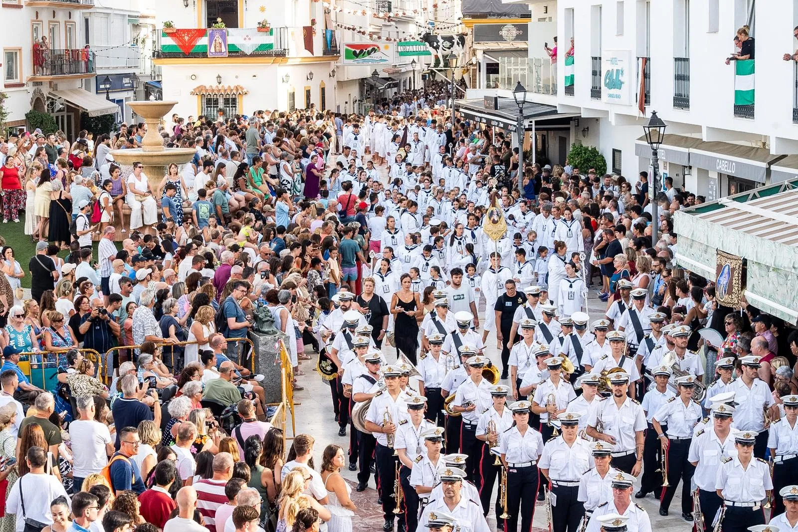 Miles de torremolinenses arropan a la Virgen del Carmen en una multitudinaria procesión por las calles y el mar 9 53 - VIRGEN DEL CARMEN TORREMOLINOS