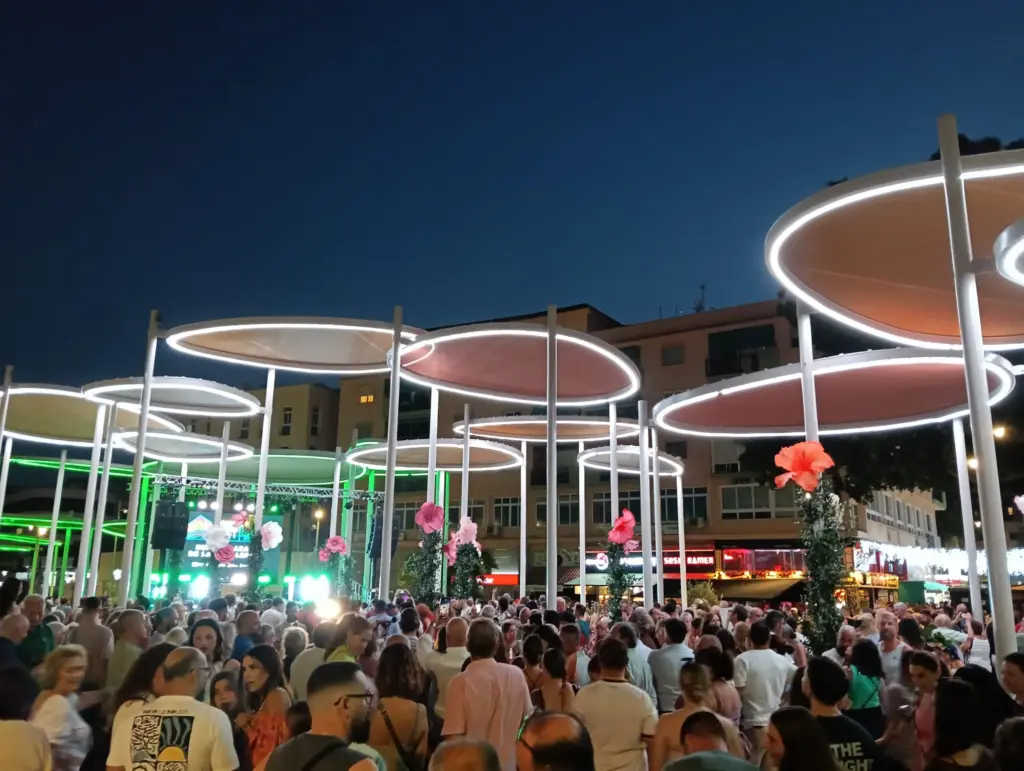 La nueva Plaza de la Nogalera renace como espacio abierto, accesible y concebido para convertirse en el gran punto de encuentro de Torremolinos 6 75 PLAZA DE LA NOGALERA