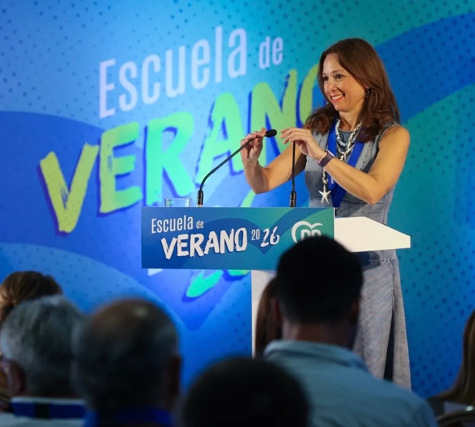 Navarro pulsa en la Escuela de Verano el botón de arranque hacia las municipales: “El PP de Málaga sale desde hoy a ganar y revalidar todas sus mayorías” 3 ESCUELA DE VERANO PP (2)