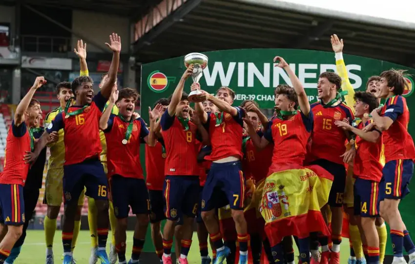 España se alza con el Europeo Sub-19 con dos malagueños en sus filas