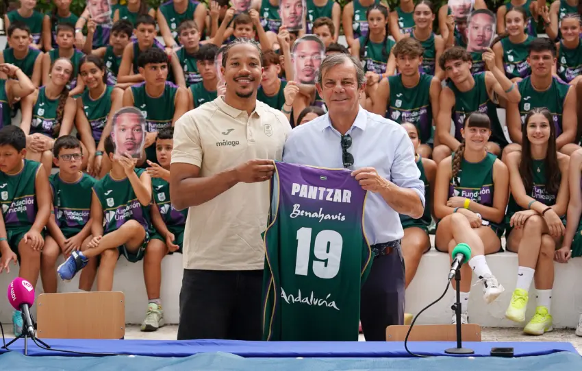 MELVIN PANTZAR AL UNICAJA