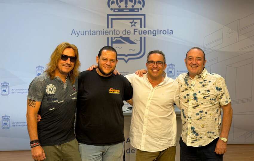 Rodrigo Romero juntos a los integrantes de la Banda Stereo80 y el director de la Banda Municipal de Musica