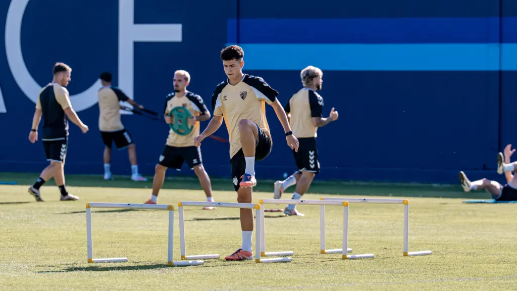 Santaella entrenamiento malaga 43 11zon