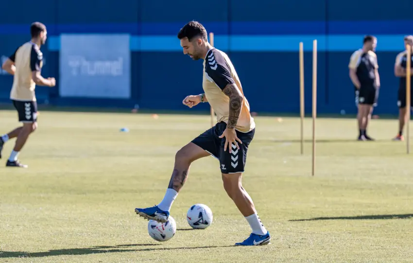Pastor se queda fuera de la convocatoria ante el Al-Ittihad