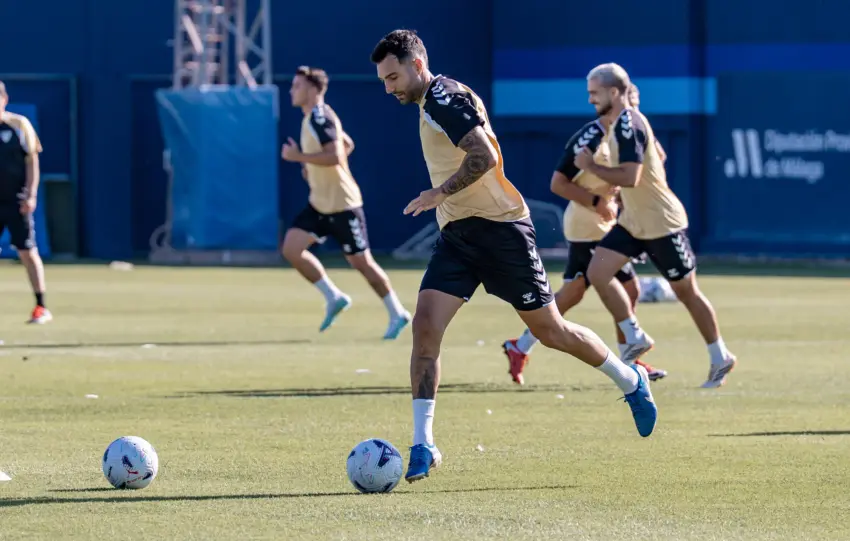 Álex Pastor, la primera alegría de la vuelta al trabajo del Málaga CF