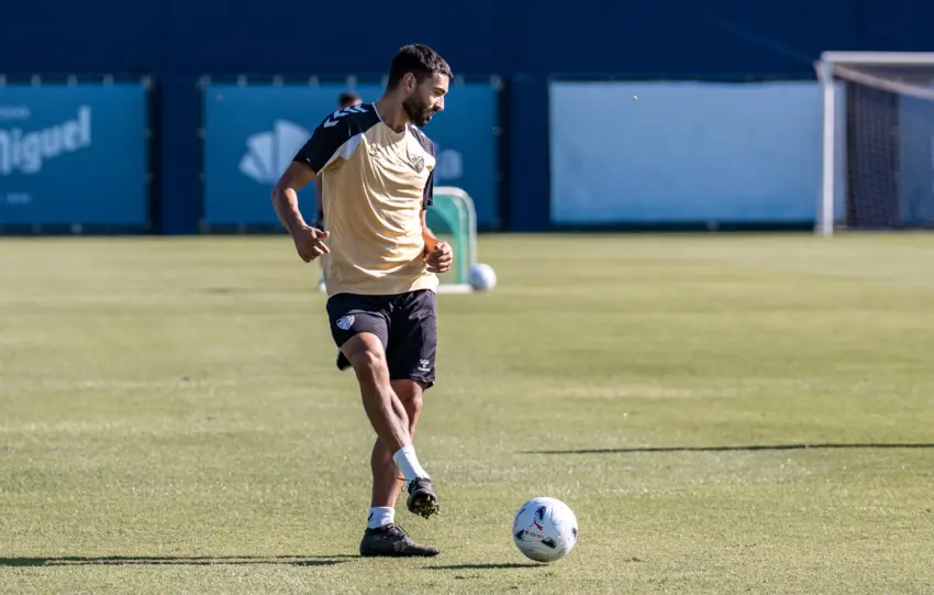 Einar entrena de forma parcial y Funes suma cuatro incorporaciones en el segundo entrenamiento de pretemporada