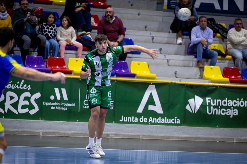 Radio Marca 25 Enrique Pérez da el salto al primer equipo del Dólmenes Antequera