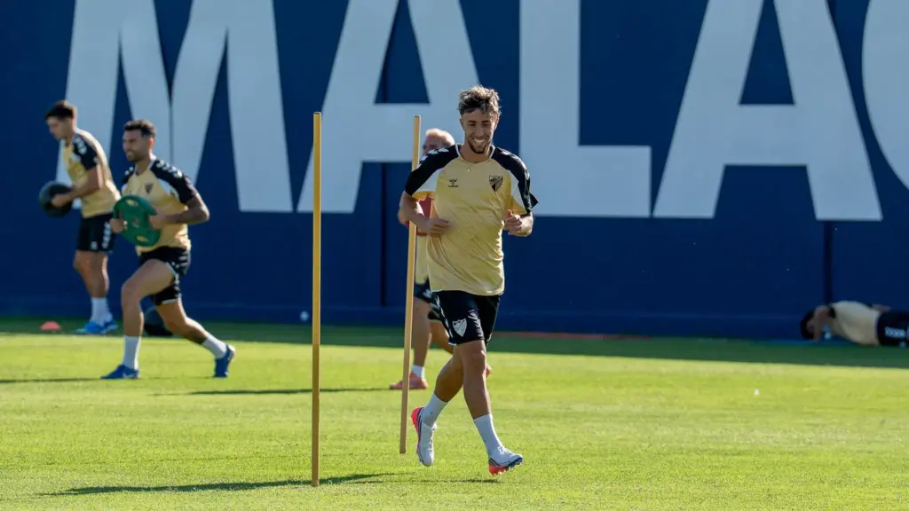 El Málaga CF 26/27 de Primera División se pone en marcha 2 larrubia entrenamiento malaga 11zon