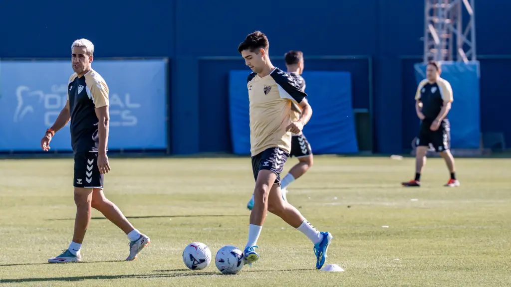 marcos rosa iznata entrenamiento malaga 38 11zon