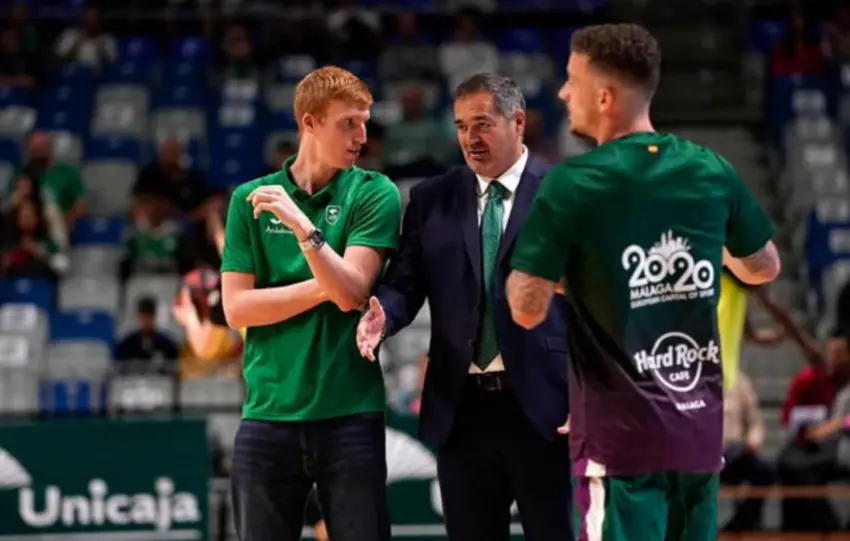 Paco Aurioles deja el primer equipo y dirigirá la cantera del Unicaja