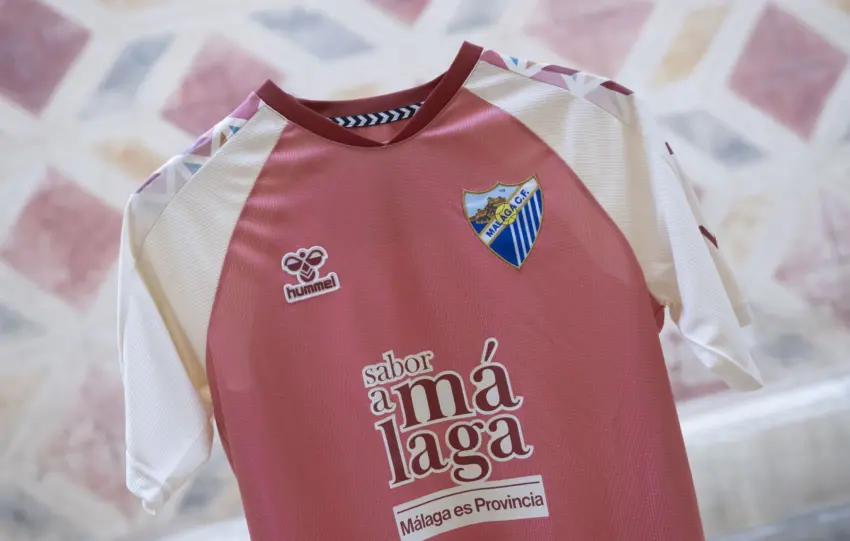El Málaga CF lanza su segunda equipación para la temporada 2026/2027