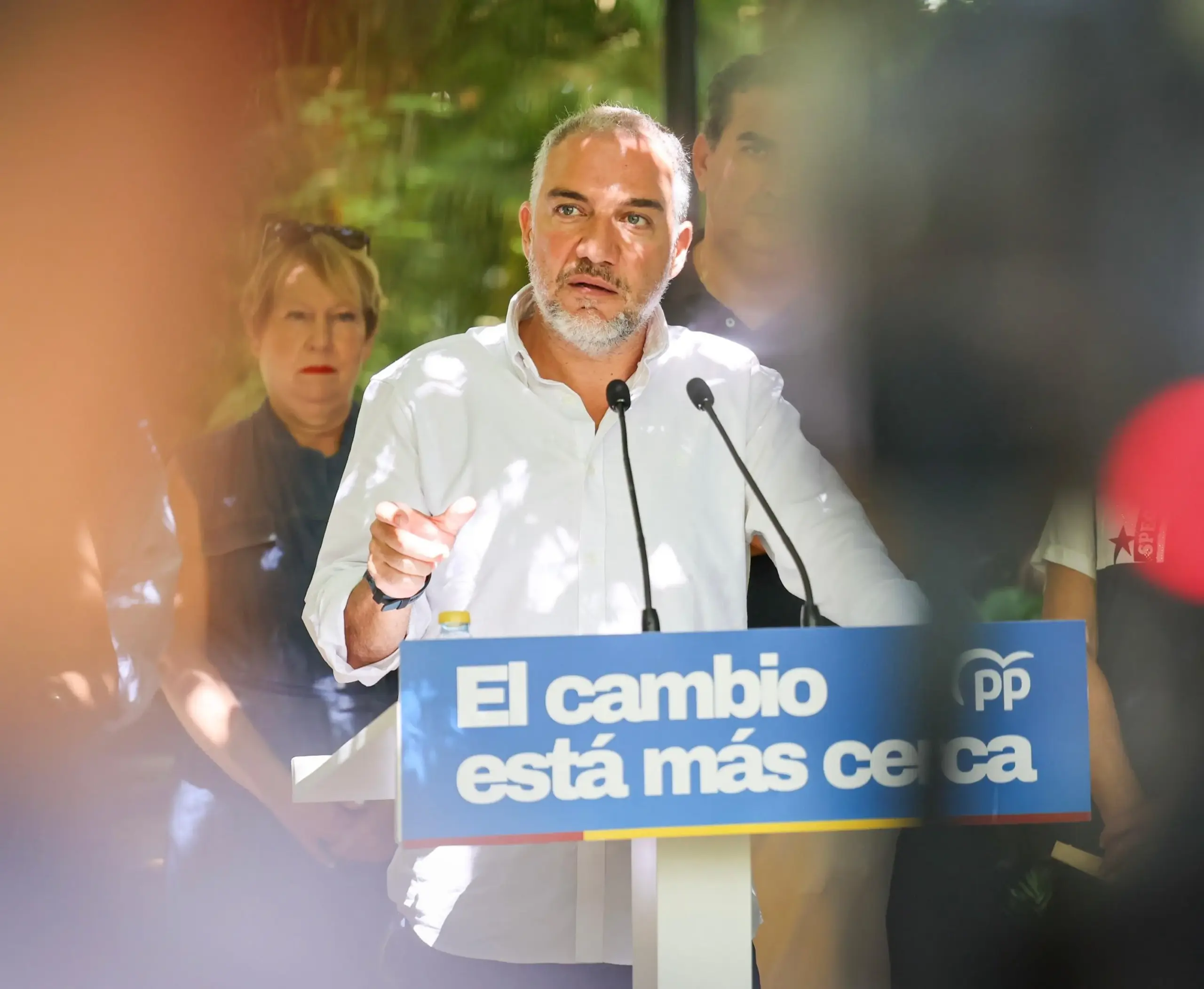 Bendodo anuncia que el PP acabará con la “ideología medioambiental” y dará prioridad a la regeneración de las playas malagueñas 2 54 - BENDODO MARBELLA