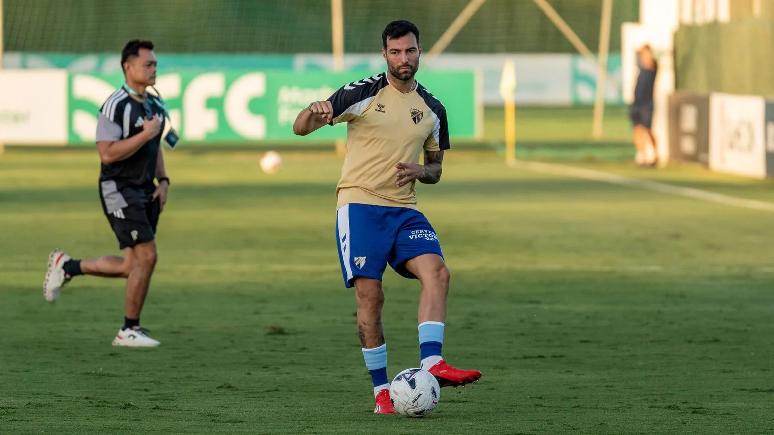 ÁLEX PASTOR REGRESA 348 DÍAS DESPUÉS