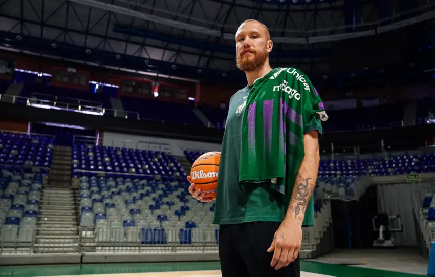 BRAZDEIKIS EN LA PRESENTACIÓN CON EL UNICAJA