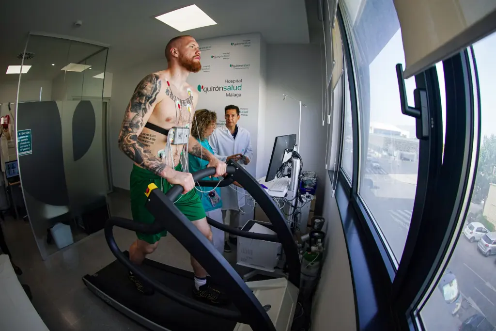 La vuelta al trabajo: el día 1 de la 'era Txus Vidorreta' en el Unicaja 3 BRAZDEIKIS RECONOCIMIENTO MÉDICO