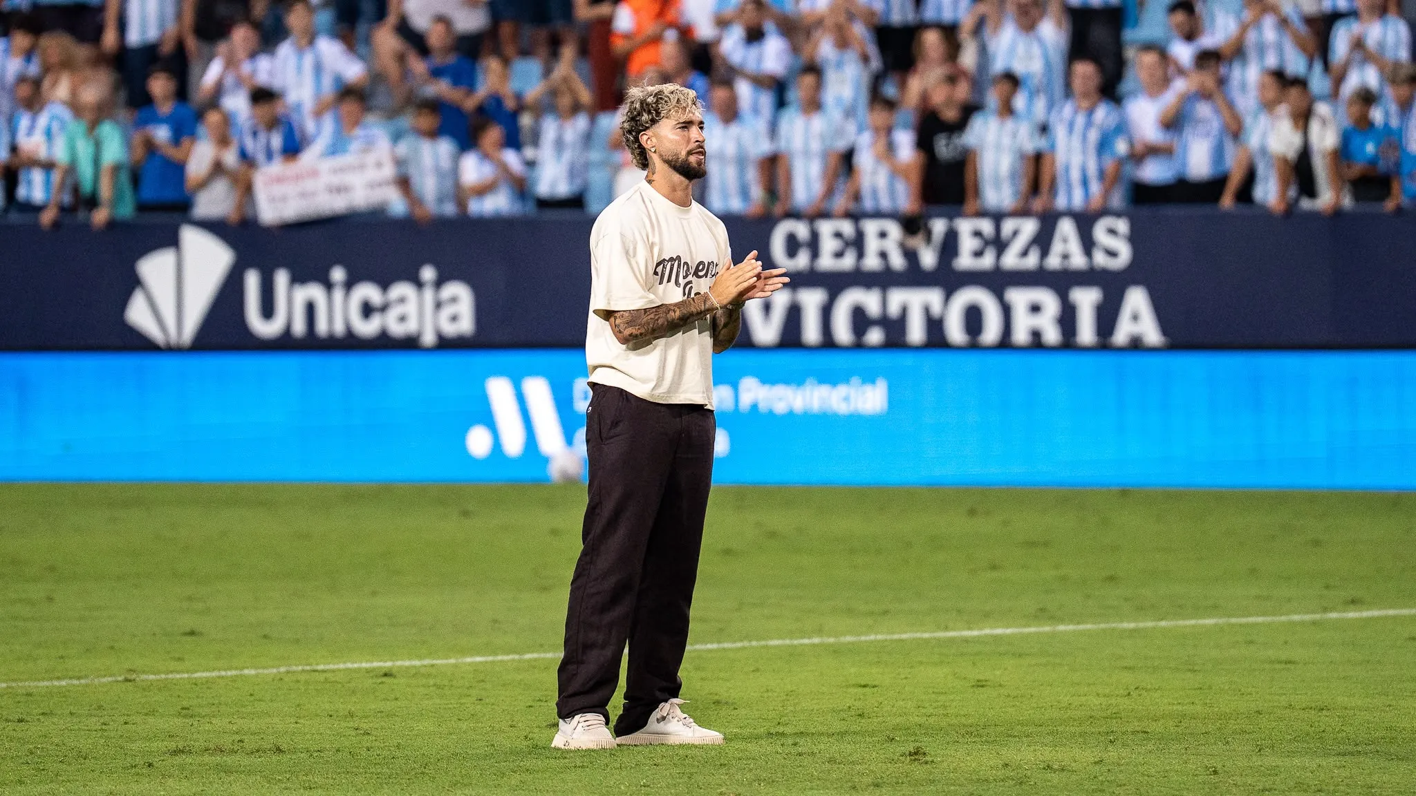 Radio Marca 6 Dani Sánchez, ovacionado y manteado, dice adiós al Málaga en La Rosaleda