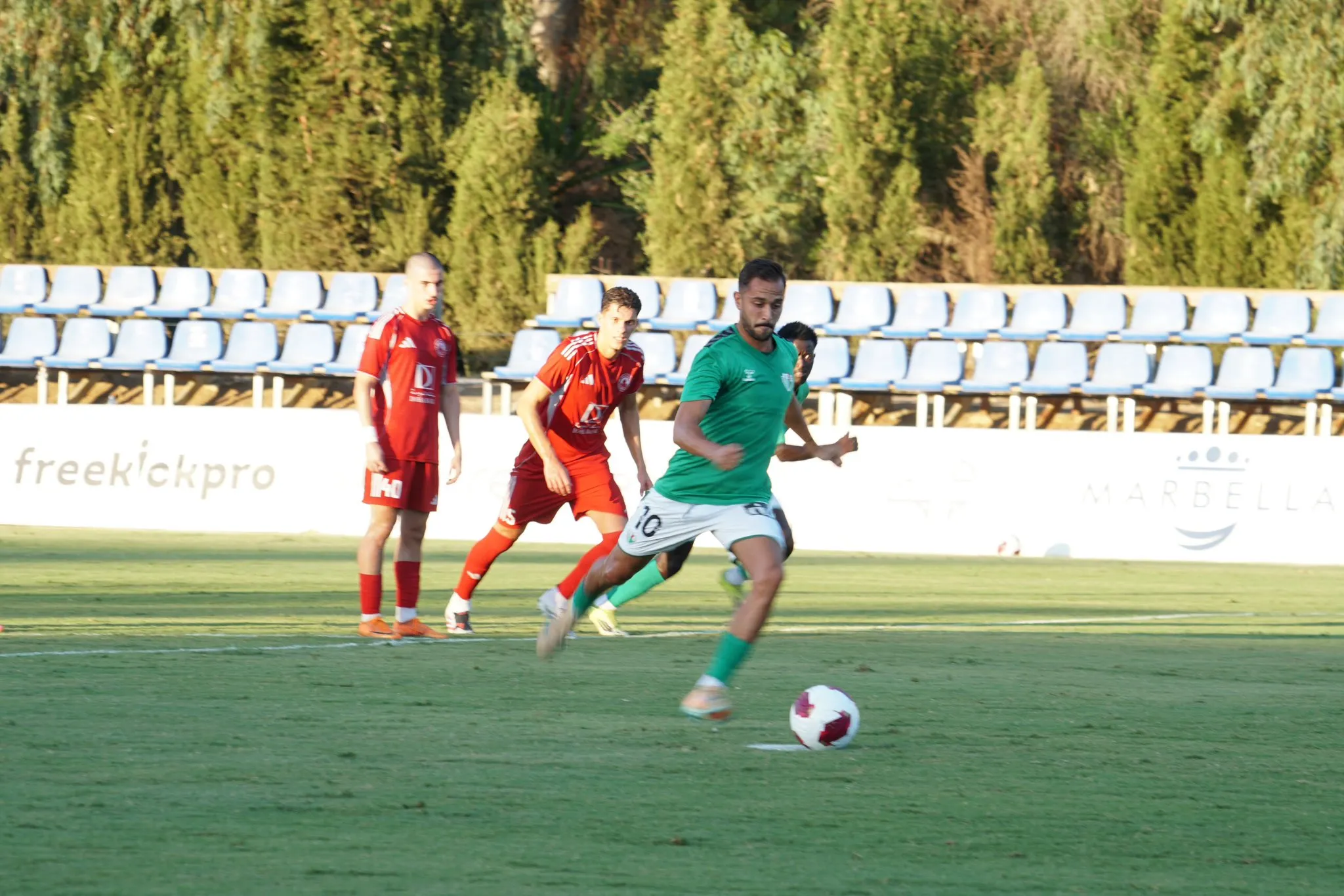 EL ANTEQUERA GANA POR LA MÍNIMA AL AL-ARABI ANTES DE SU DUELO ANTE EL MÁLAGA CF