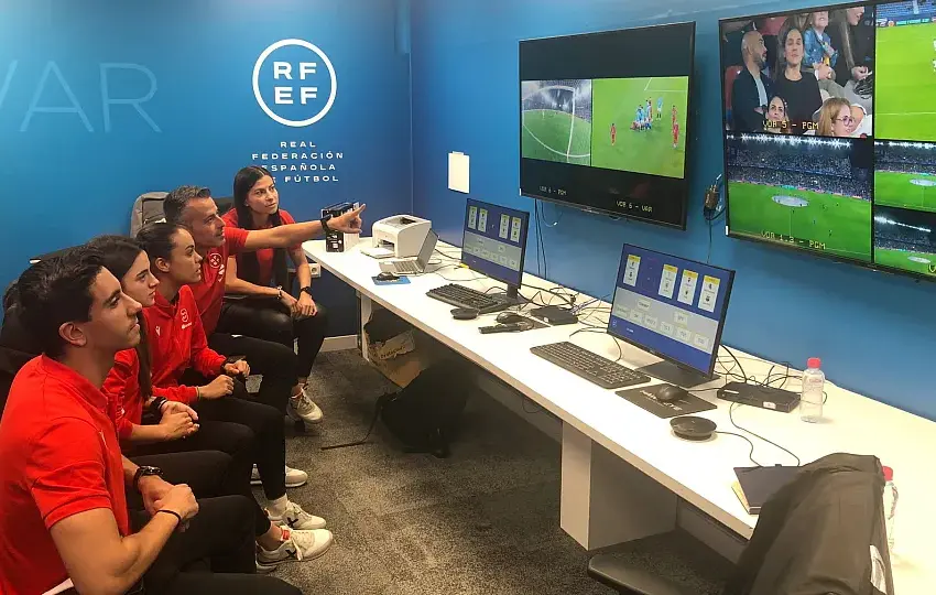 LAS NUEVAS NORMAS DEL FÚTBOL 202627 QUE AFECTARÁN AL MÁLAGA CF EN PRIMERA