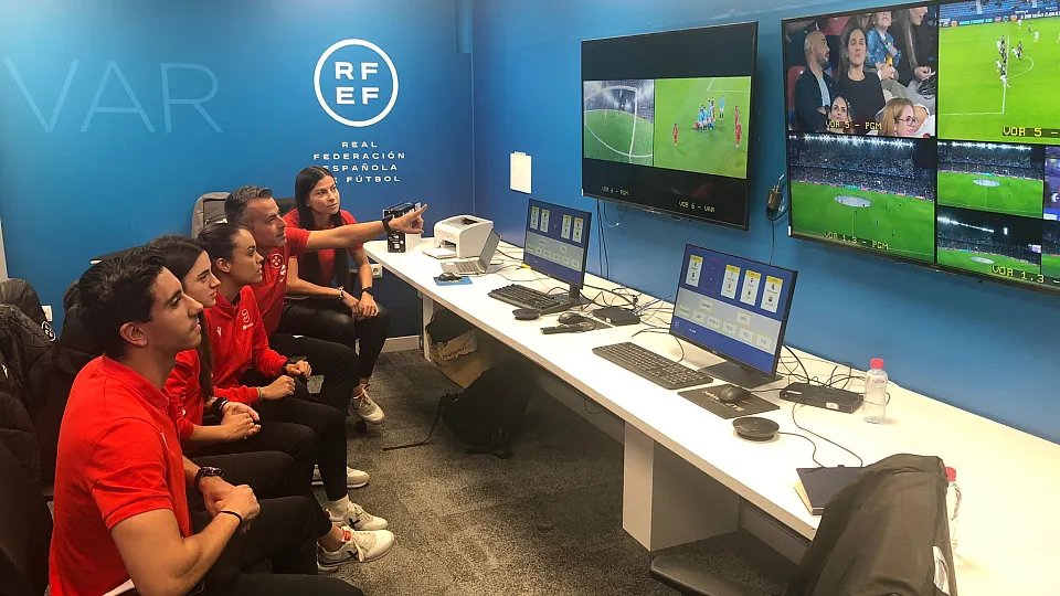 LAS NUEVAS NORMAS DEL FÚTBOL 202627 QUE AFECTARÁN AL MÁLAGA CF EN PRIMERA